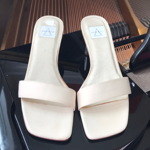 Ann Klein Champagne Satin slides - Picture 2 of 10